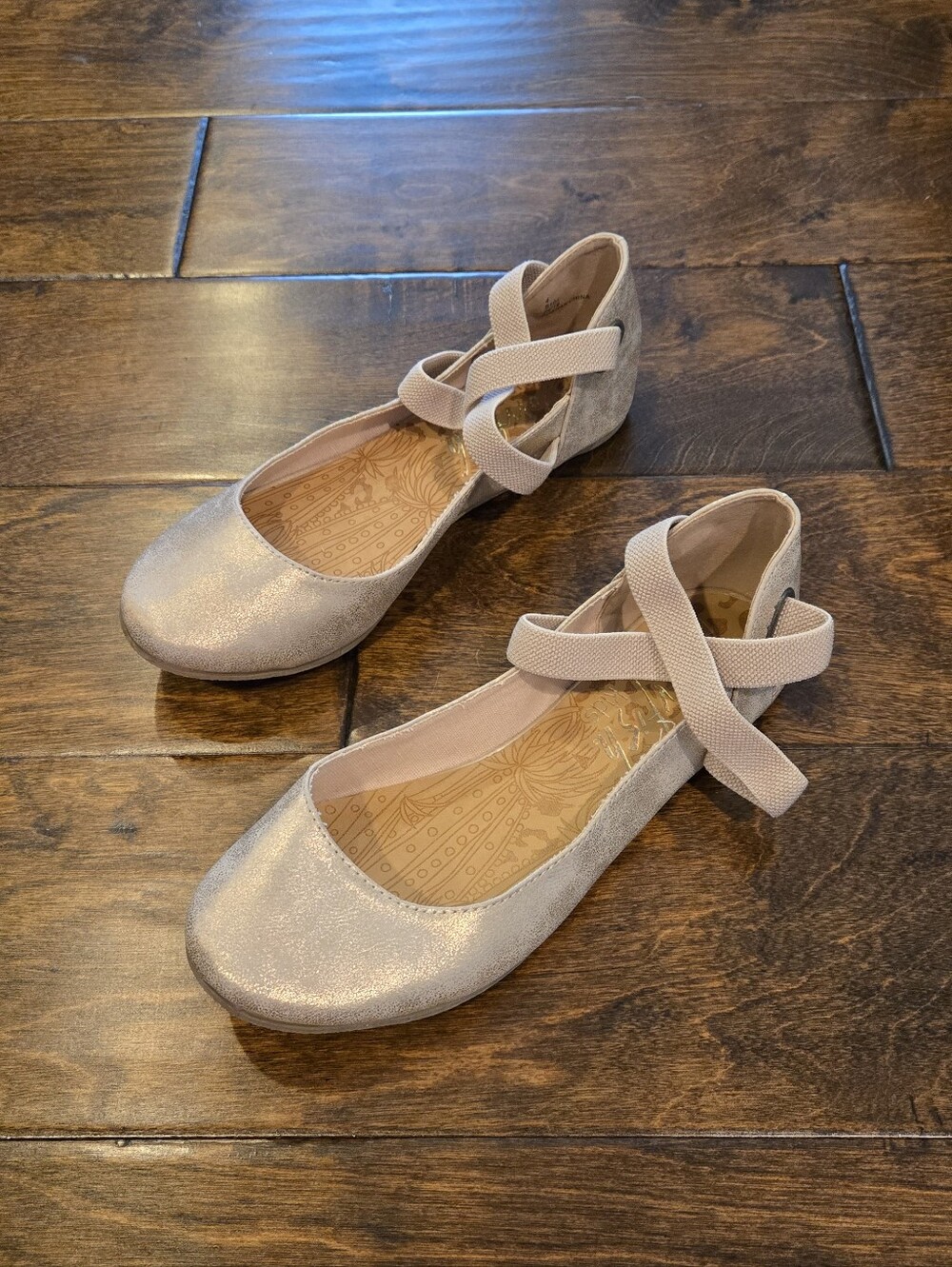 NWOT Blowfish Malibu Kids Pixi Ballet Flats Size 4 Metallic Champagne Gold